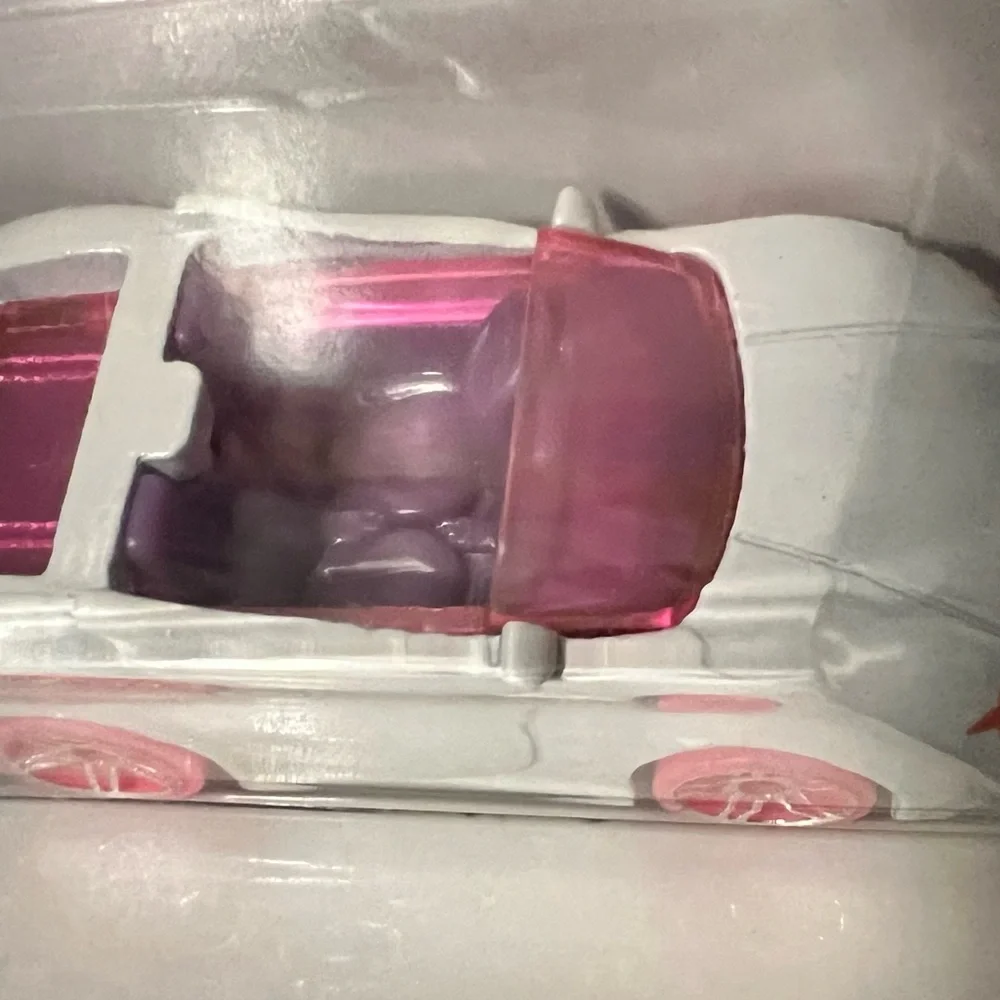 2021  Barbie Extra Mattel Pink/White Top Down Hot Wheels 3/10 HW Screen Time NEW